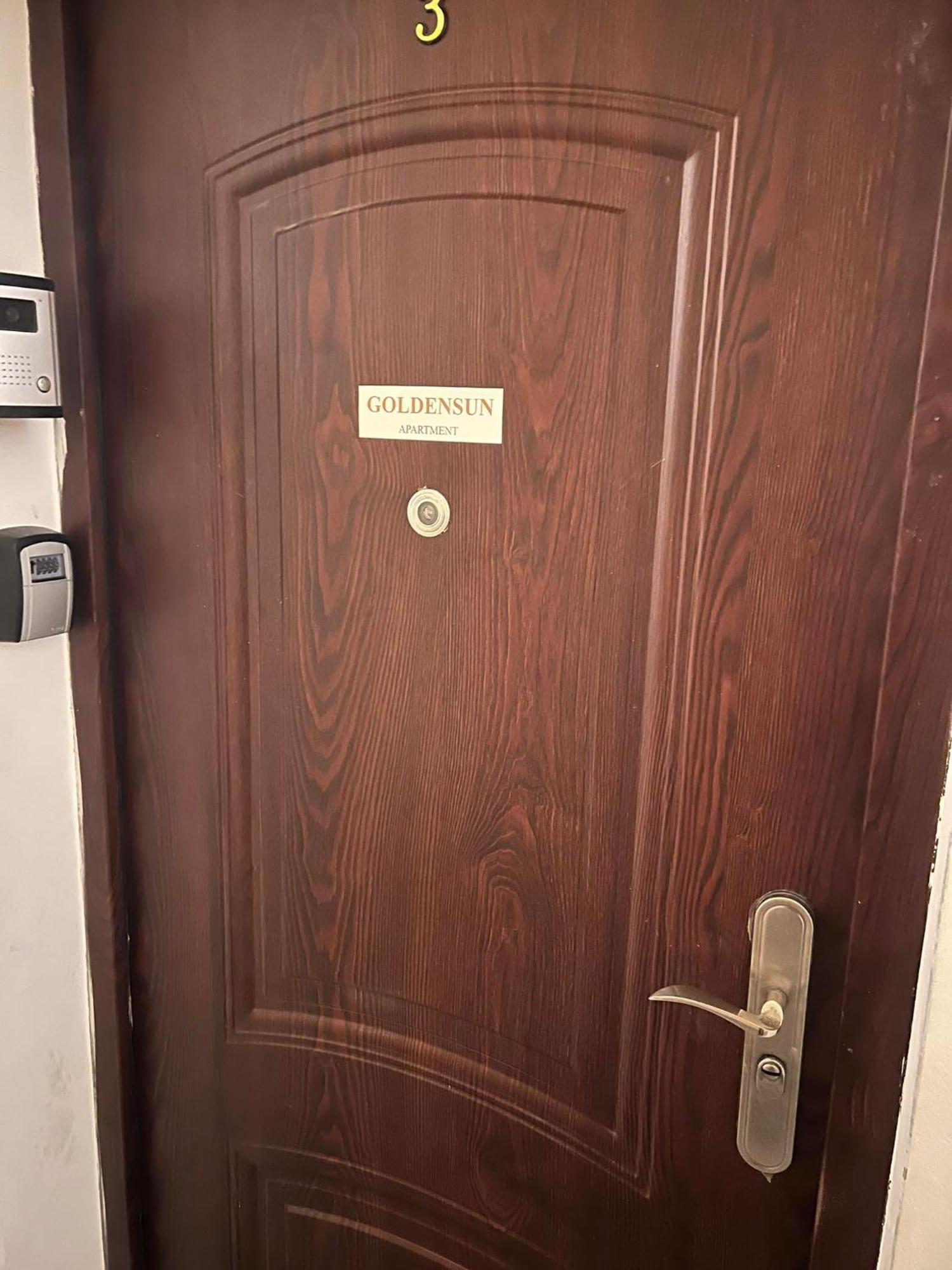 Goldensun Apartment Budapest Luaran gambar