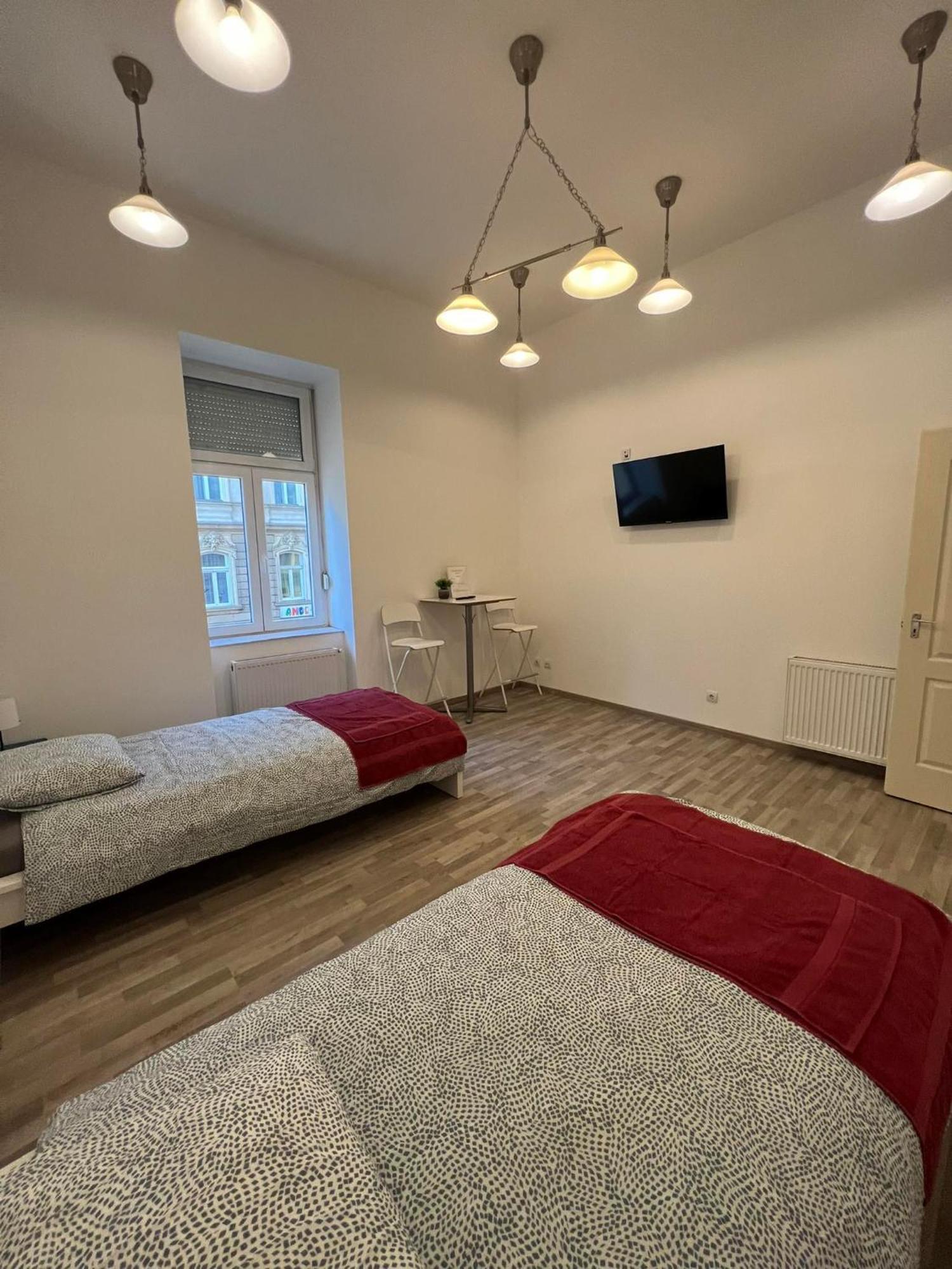 Goldensun Apartment Budapest Luaran gambar